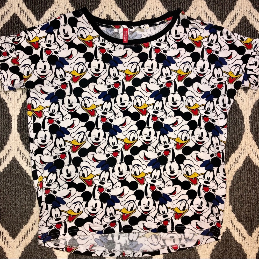 ❤️XSmall Disney for H&M Divided Shirt❤️